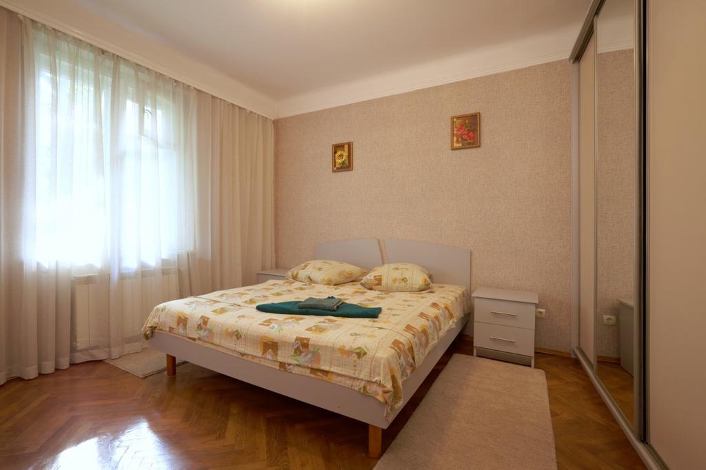 Apartment With Courtyard Львів Екстер'єр фото